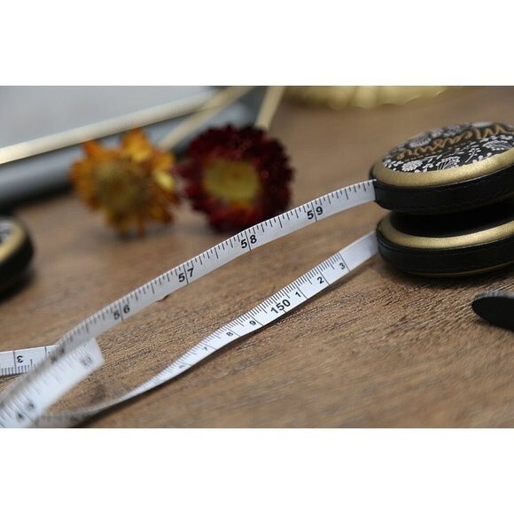 NEW Vintage Portable Retractable Mini Measure Tape 1.5M Long - Picture 7 of 9